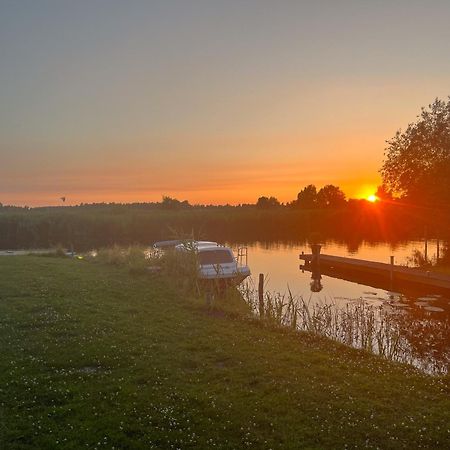Luxe En Ruim Chalet Met Airco Bij Leekstermeer Matsloot Zewnętrze zdjęcie