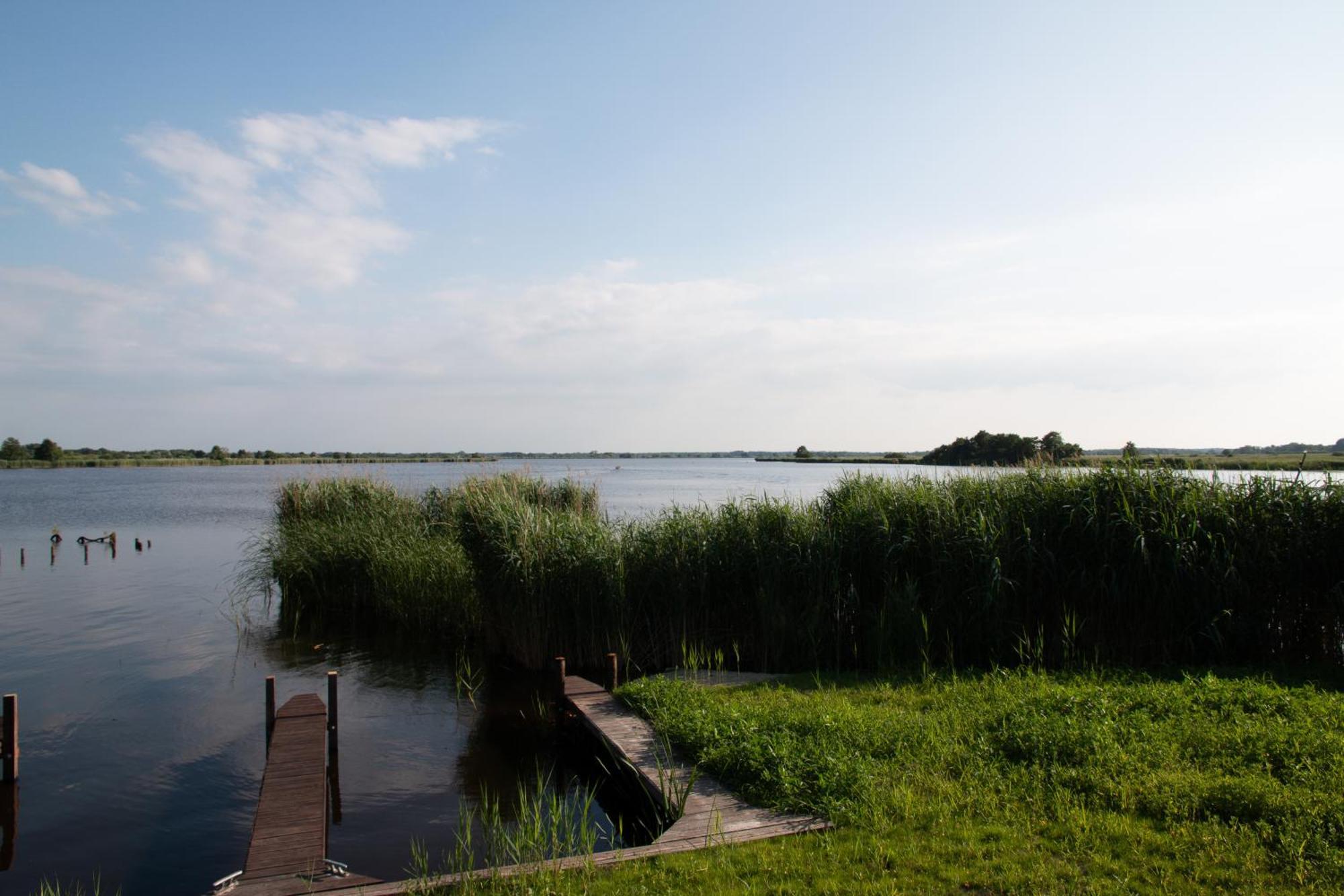 Luxe En Ruim Chalet Met Airco Bij Leekstermeer Matsloot Zewnętrze zdjęcie