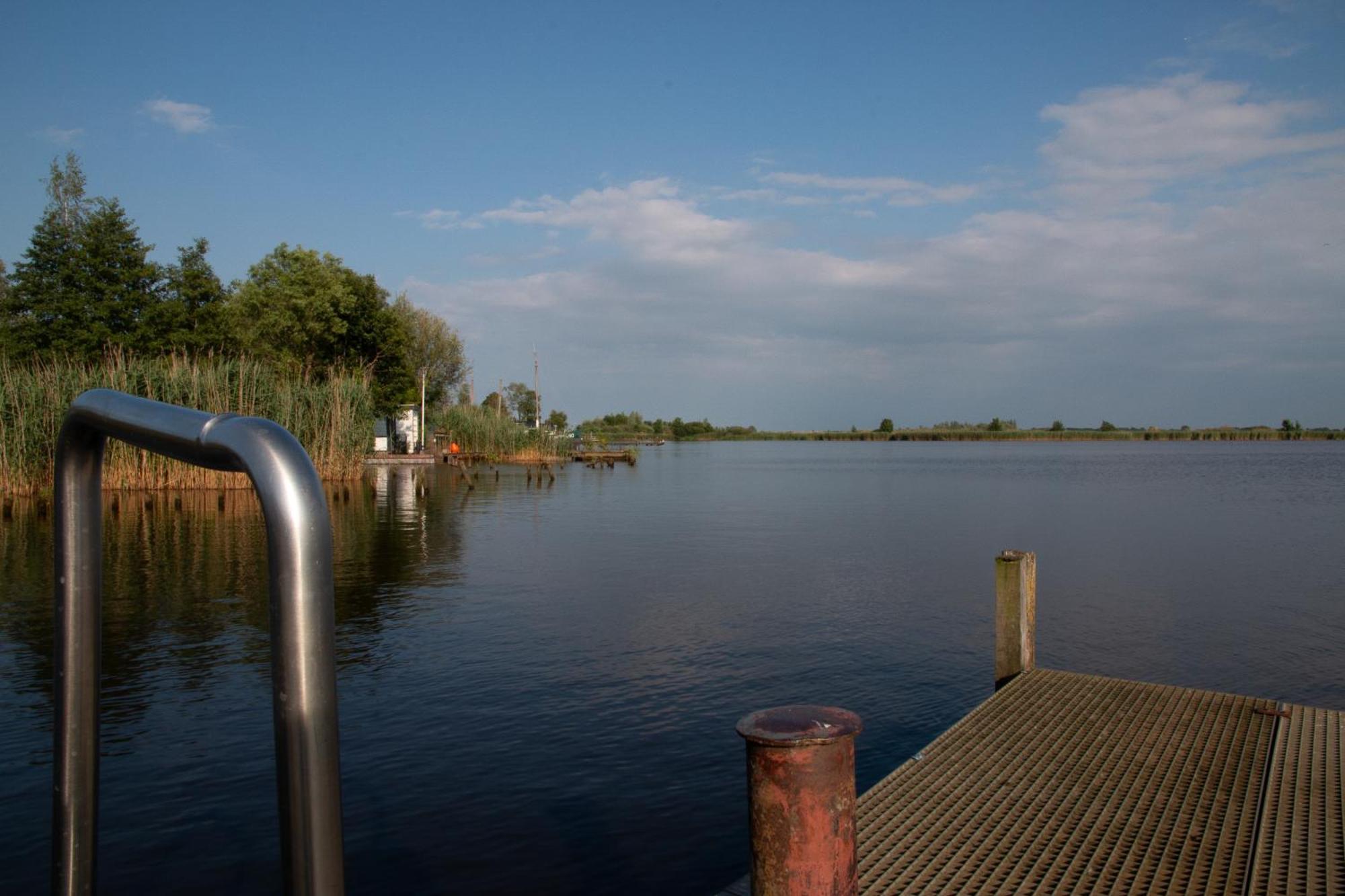 Luxe En Ruim Chalet Met Airco Bij Leekstermeer Matsloot Zewnętrze zdjęcie