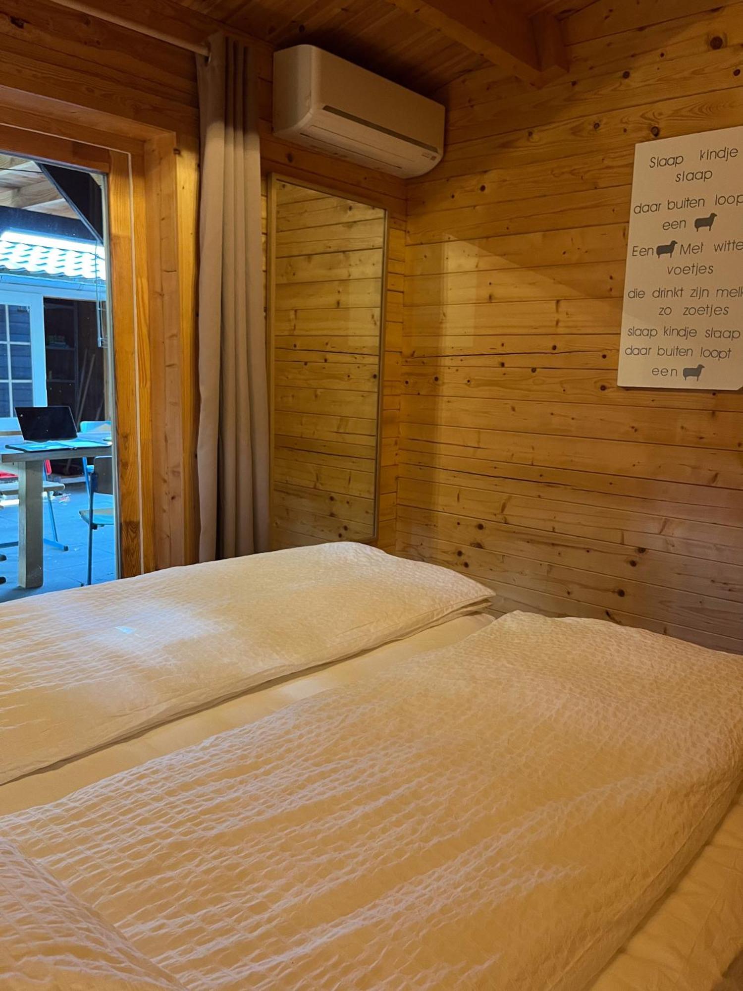 Luxe En Ruim Chalet Met Airco Bij Leekstermeer Matsloot Zewnętrze zdjęcie