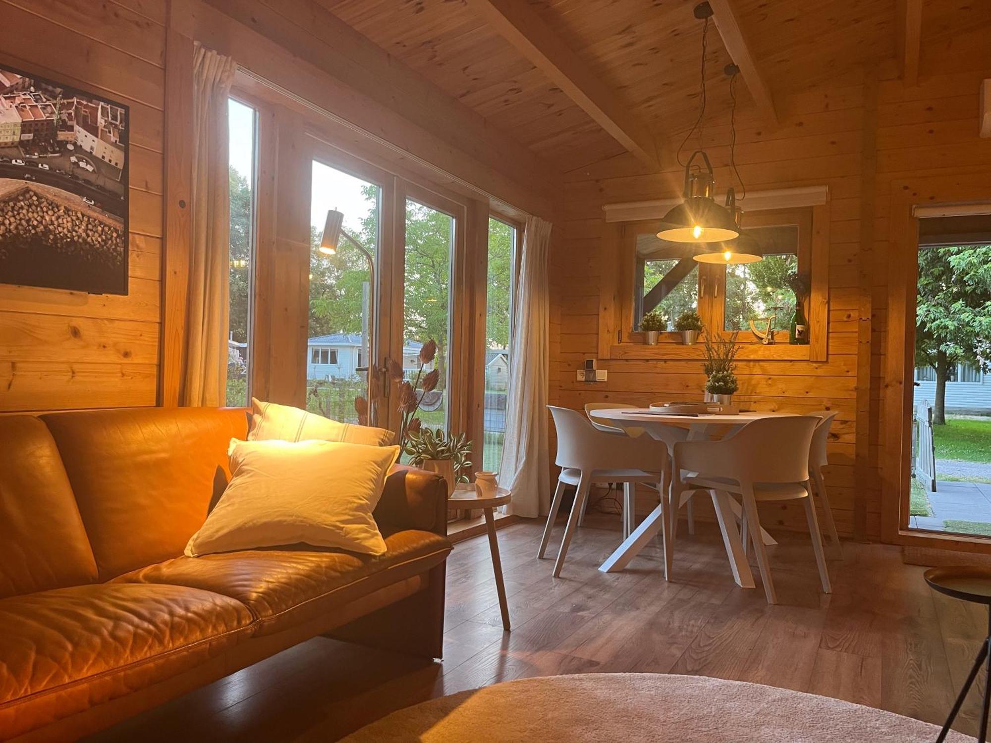 Luxe En Ruim Chalet Met Airco Bij Leekstermeer Matsloot Zewnętrze zdjęcie